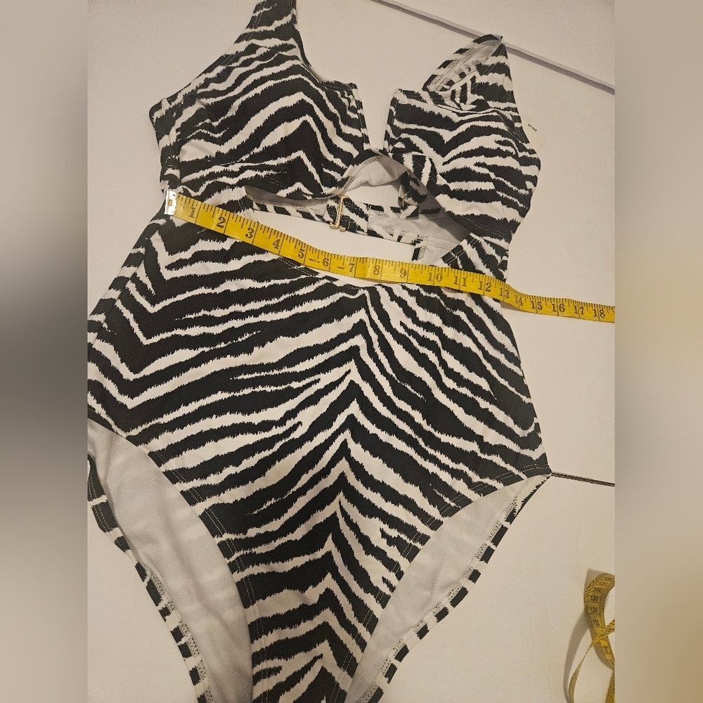 Salt Plus Cove-  Women's 16-18 Zebra Print Cutout Swimsuit NWT - Picture 7 of 11
